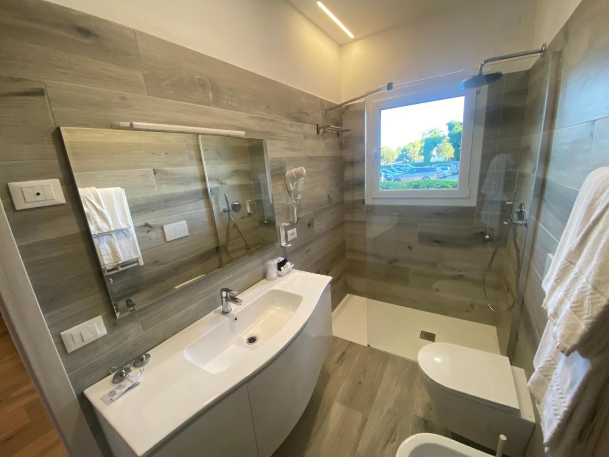 Marina Suites & Apartments 4 Stelle S Caorle Ngoại thất bức ảnh