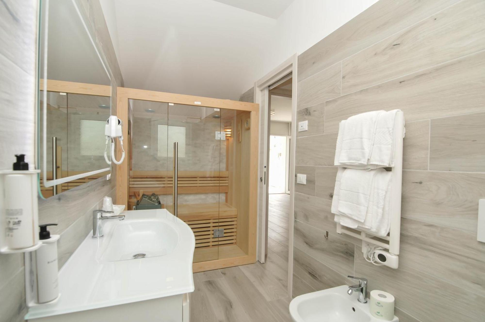 Marina Suites & Apartments 4 Stelle S Caorle Ngoại thất bức ảnh