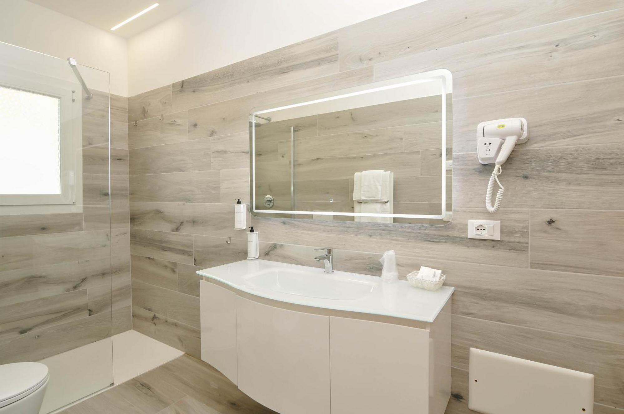 Marina Suites & Apartments 4 Stelle S Caorle Ngoại thất bức ảnh