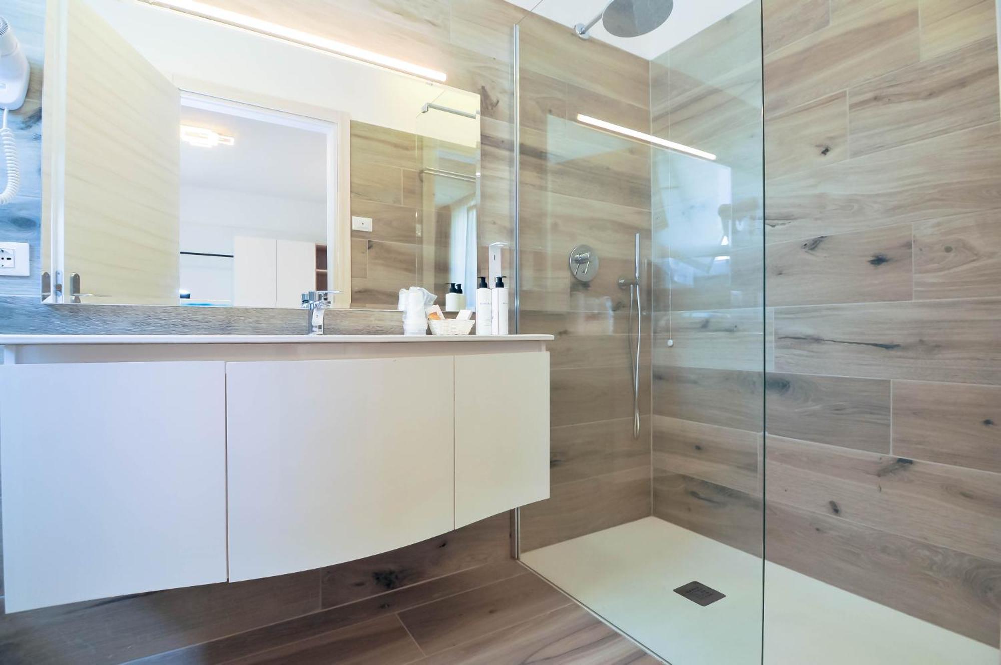 Marina Suites & Apartments 4 Stelle S Caorle Ngoại thất bức ảnh