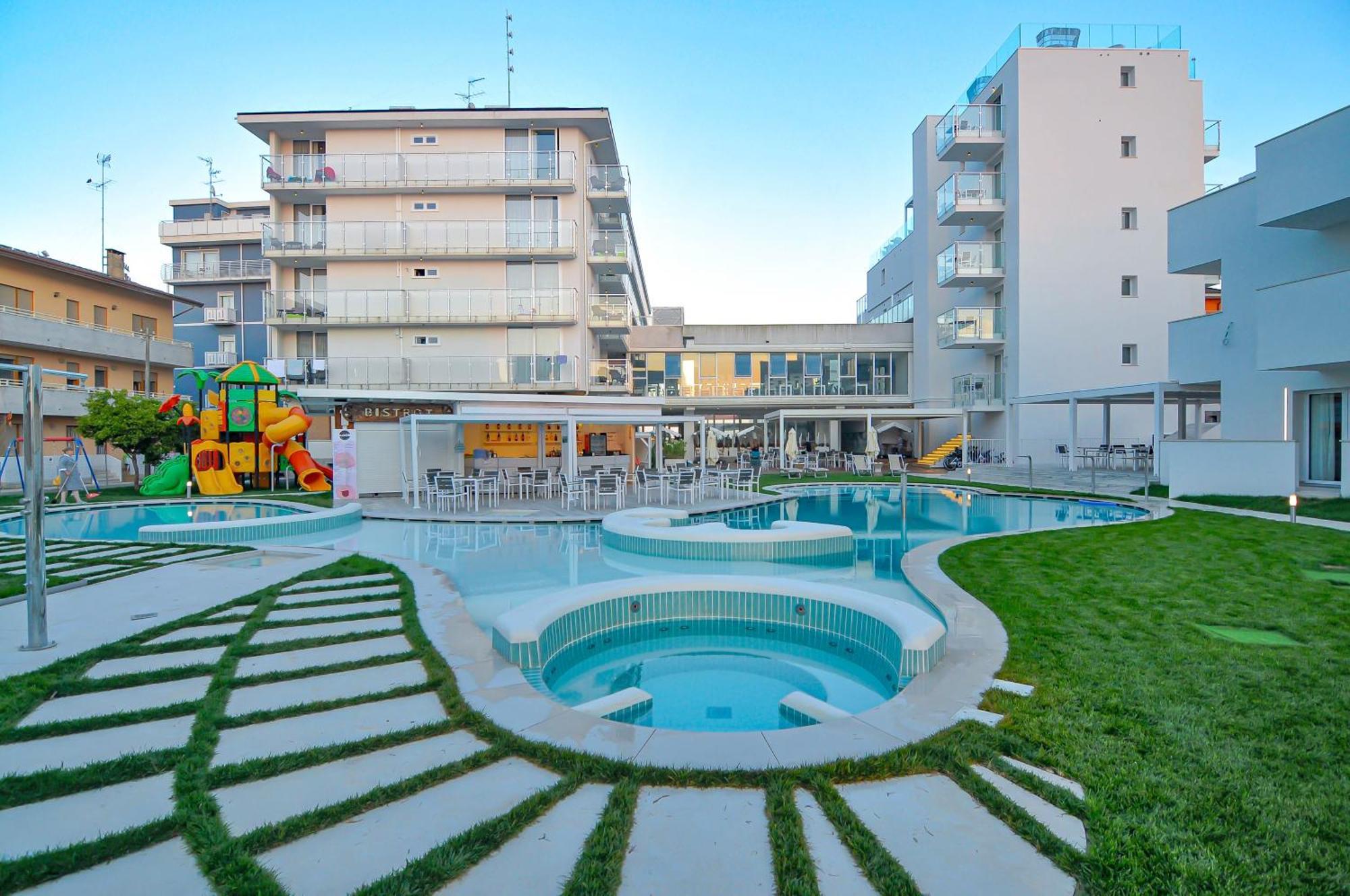 Marina Suites & Apartments 4 Stelle S Caorle Ngoại thất bức ảnh